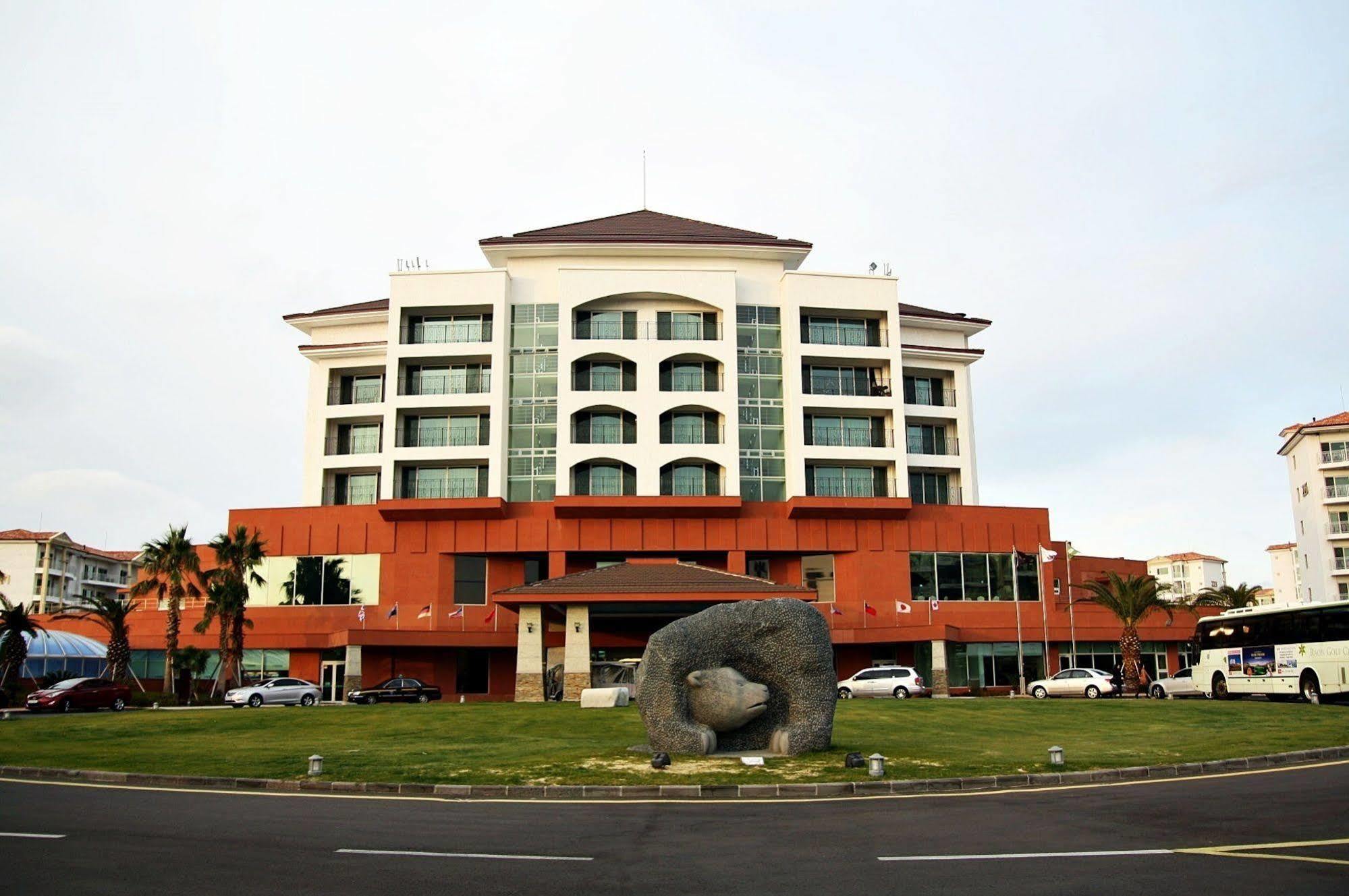 Raon Hotel & Resort Jeju Exterior photo