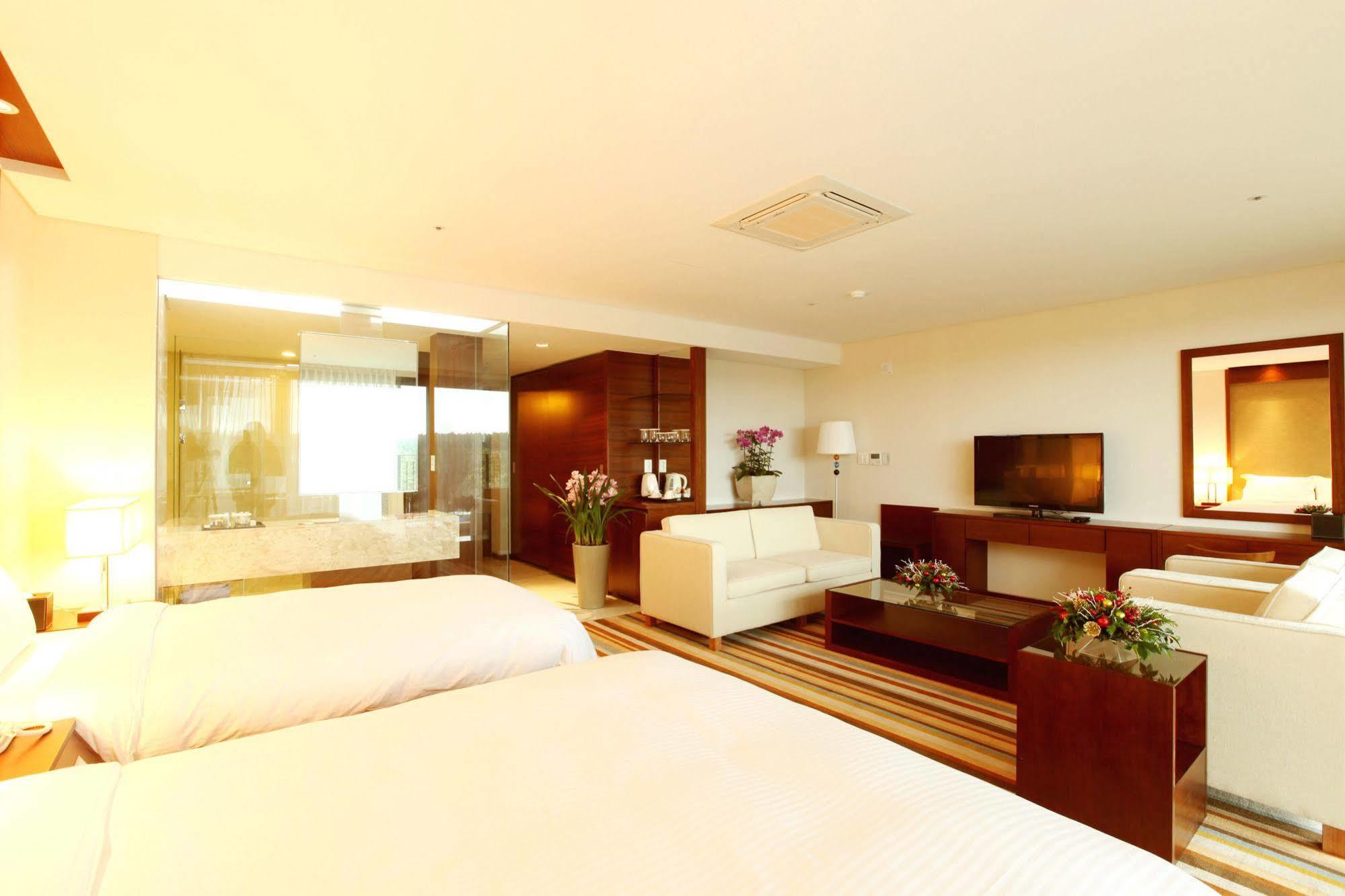 Raon Hotel & Resort Jeju Exterior photo